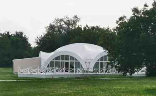 Павильон всесезонного кафе в музее-заповеднике "Парк Коломенское" Павильон всесезонного кафе в музее-заповеднике "Парк Коломенское"